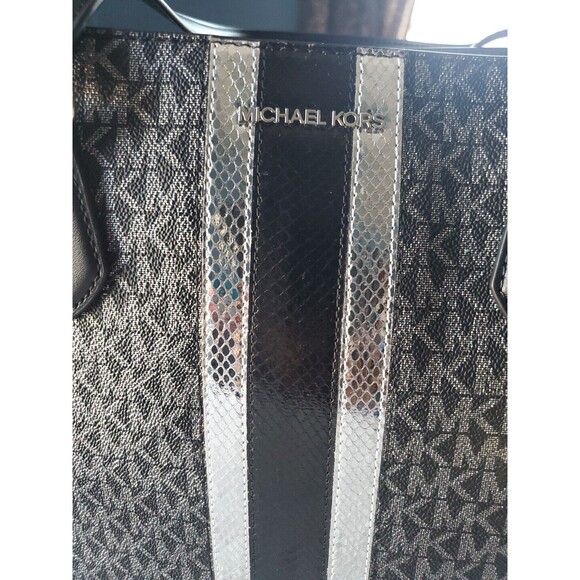 Michael Kors Sheila Black Gray Silver Double Handle Logo Medallion Tote 10" X16" - Picture 3 of 9
